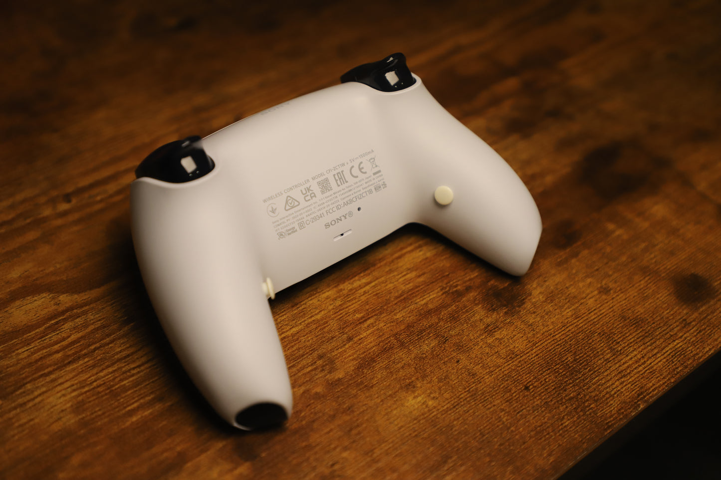 QUANTUM TACTILE PRO CONTROLLER - WHITE